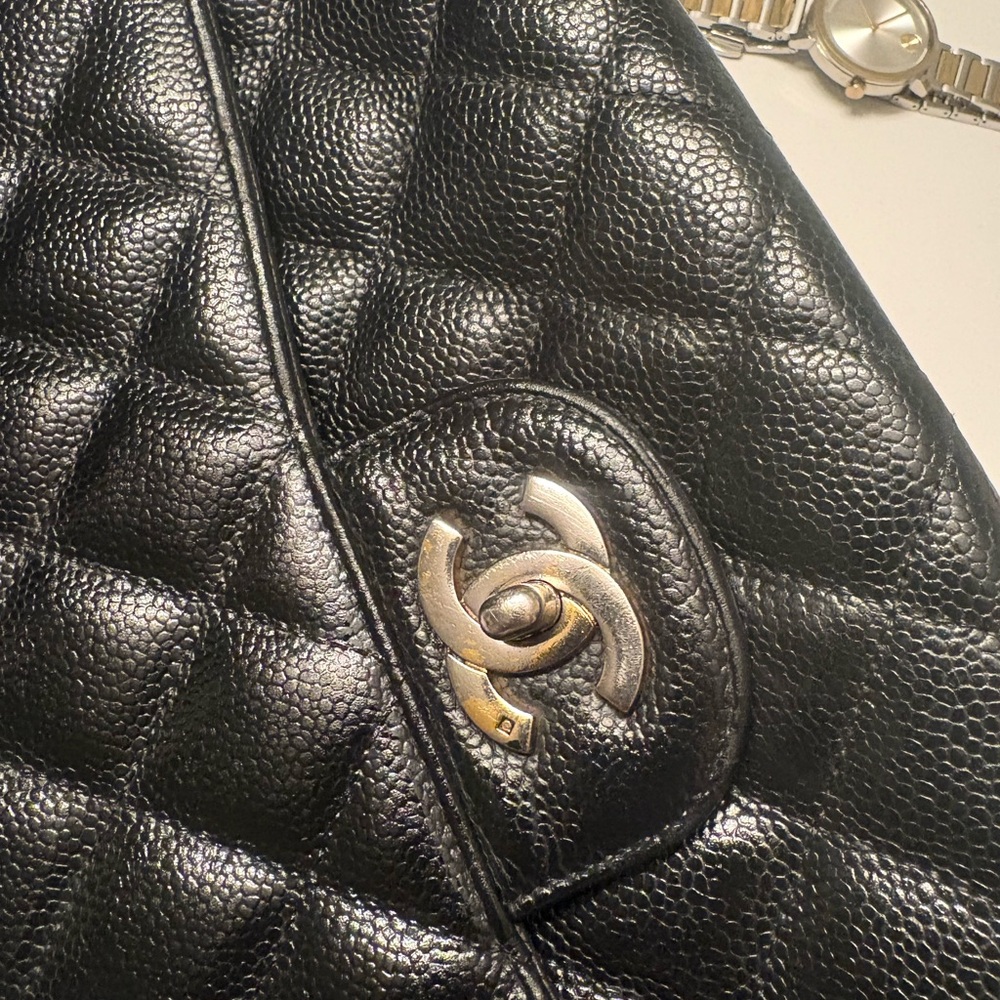 Chanel Classic Jumbo Black Quilted Shoulder Bag - Picture 14 of 15